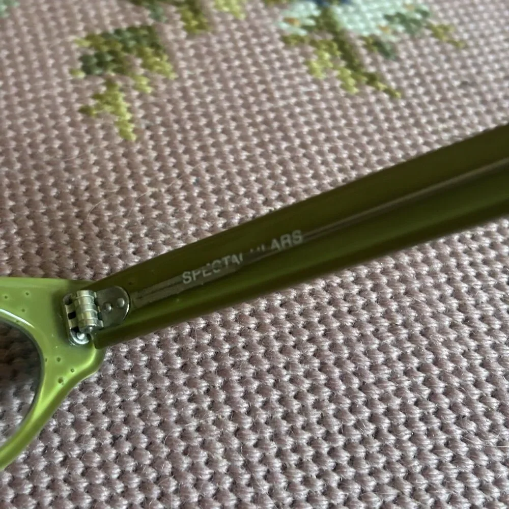 Vtg y2k Spectaculars Green Cruella 2 Fabulous Cat Eye Glasses Sparkle gem Retro